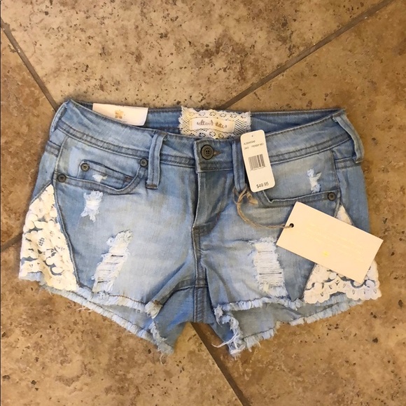 ❌sold❌ festival Boho Lace jean shorts 💕 - Picture 3 of 7